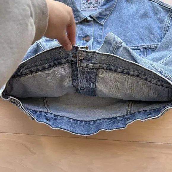 Vintage Levis Denim Jacket Women's Medium Blue 90s Type 3 Outerwear Made in USA - Picture 6 of 11